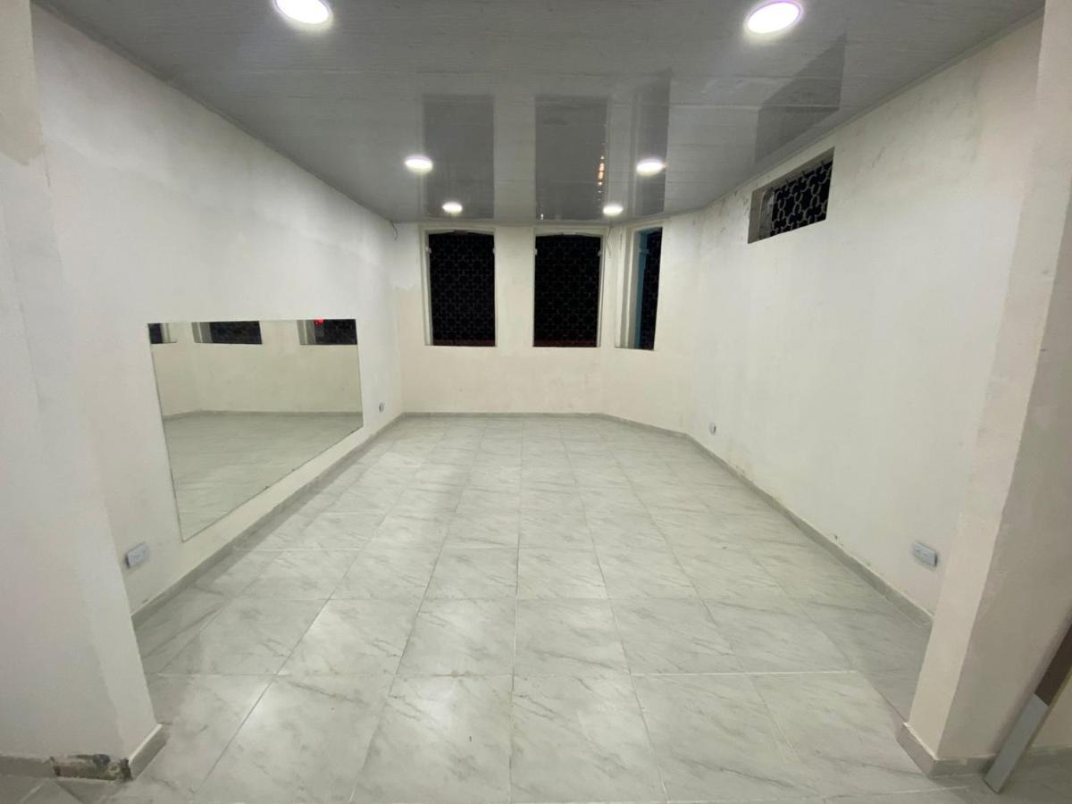 Petronio'S Hostel กาลี ภายนอก รูปภาพ