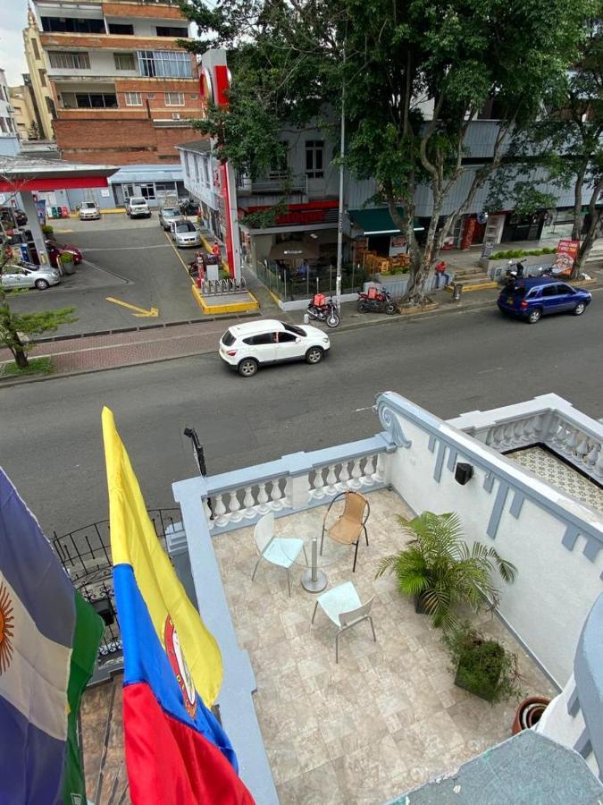 Petronio'S Hostel กาลี ภายนอก รูปภาพ