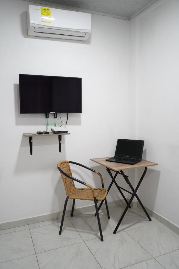 Petronio'S Hostel กาลี ภายนอก รูปภาพ
